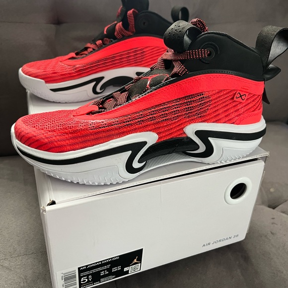 Air Jordan XXXVI.size 5.5Y
